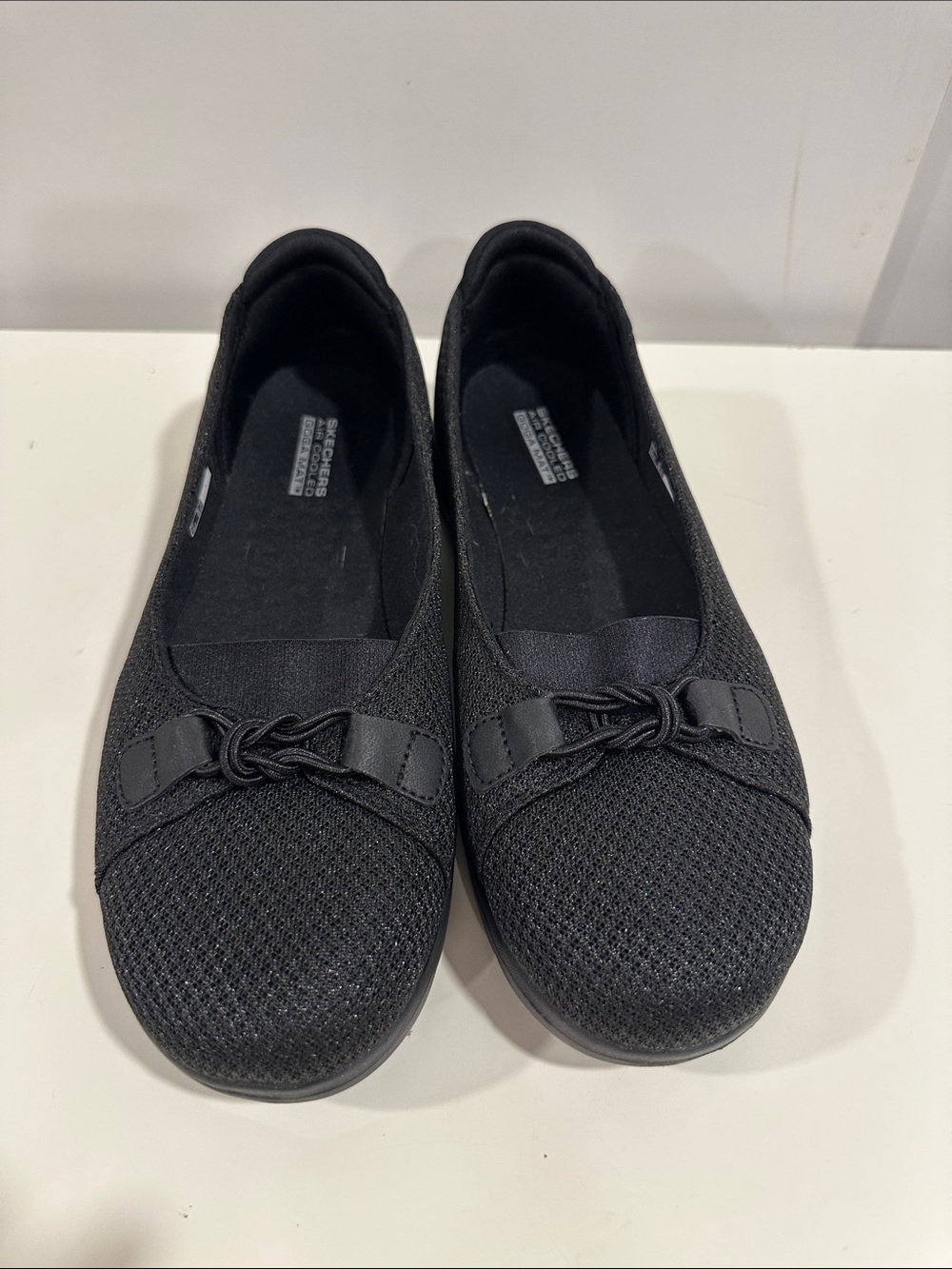 Skechers Women's Black Knit Slip-On Loafers with Knot Accent size 8.5